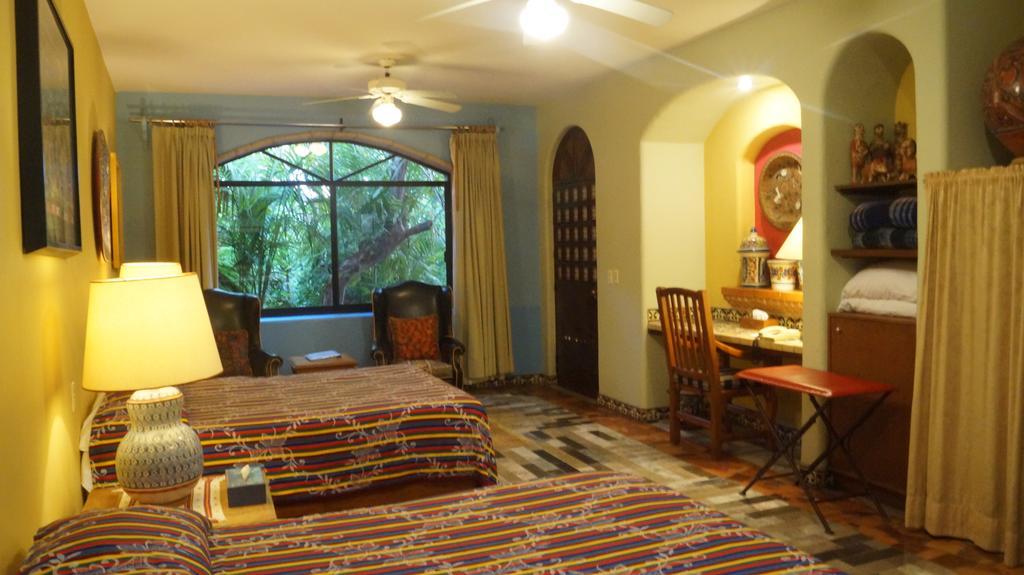 Casa De Las Flores Bed and Breakfast Tlaquepaque Εξωτερικό φωτογραφία