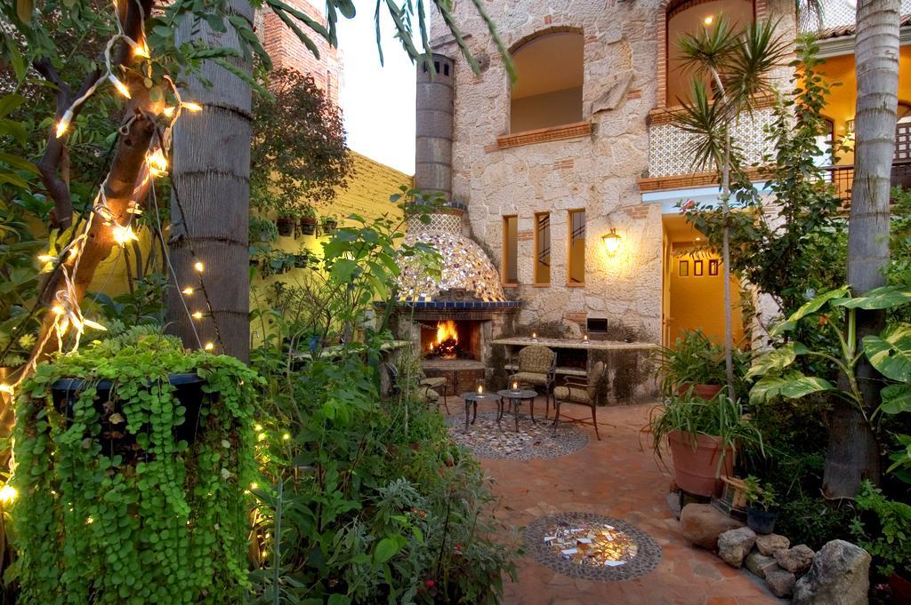 Casa De Las Flores Bed and Breakfast Tlaquepaque Εξωτερικό φωτογραφία